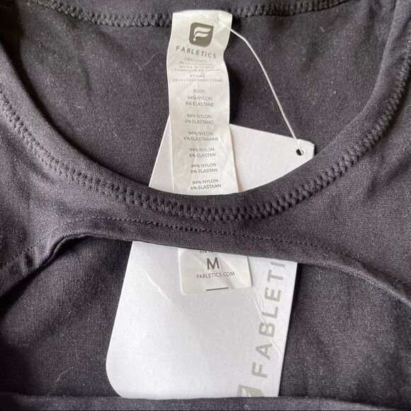 NWT Fabletics Dove Seamless Cutout Tee Black Sz M Activewear Top Versatile - Picture 3 of 6